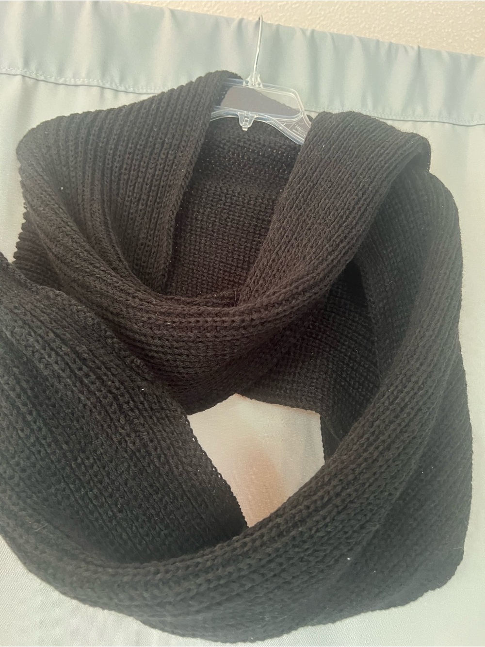 Source Unknown Black Knit Infinity Scarf Shrug